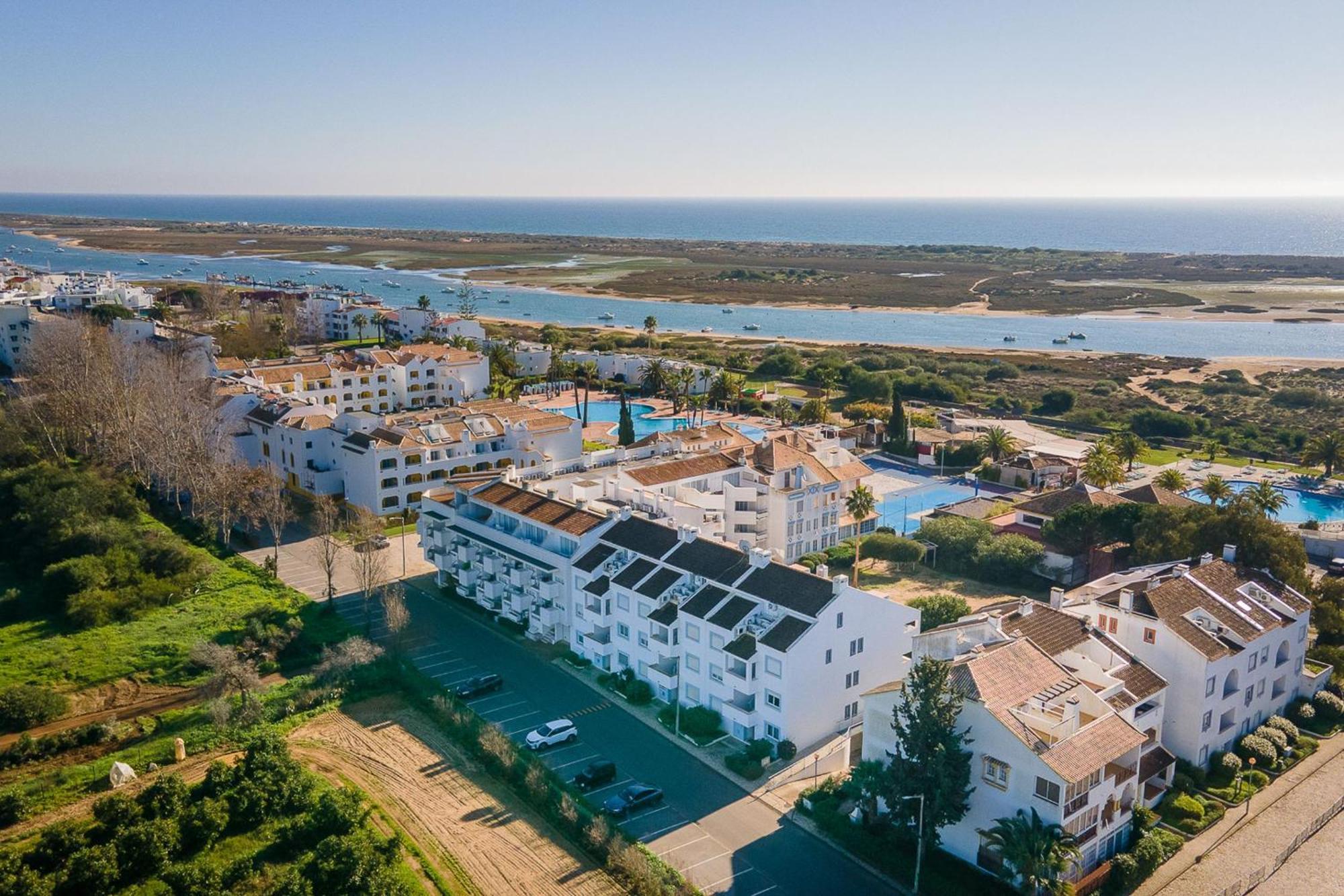Golden 1 Bdr Flat W/ Balcony & Pool By Lovelystay Cabanas De Tavira Exterior photo