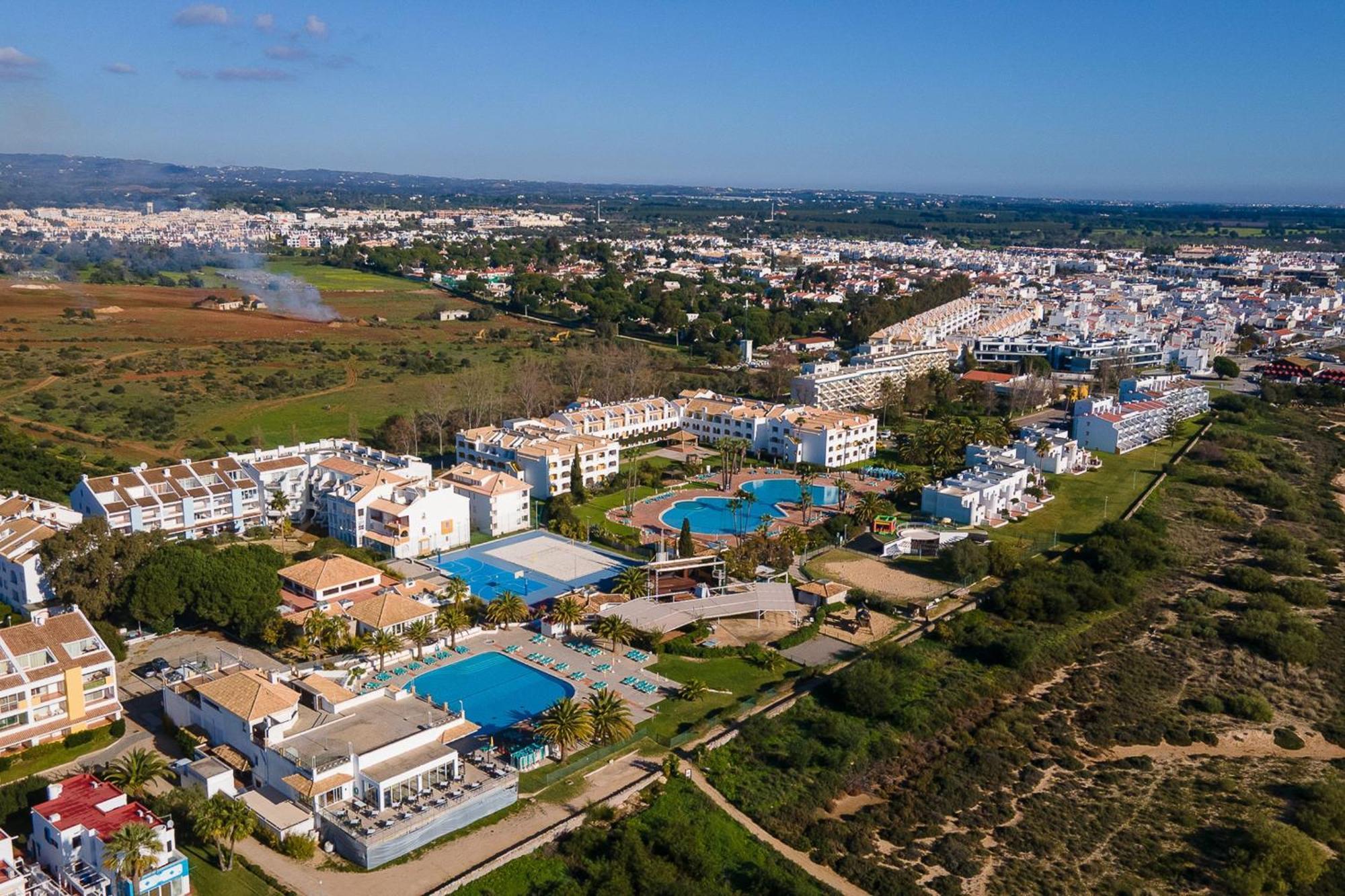 Golden 1 Bdr Flat W/ Balcony & Pool By Lovelystay Cabanas De Tavira Exterior photo